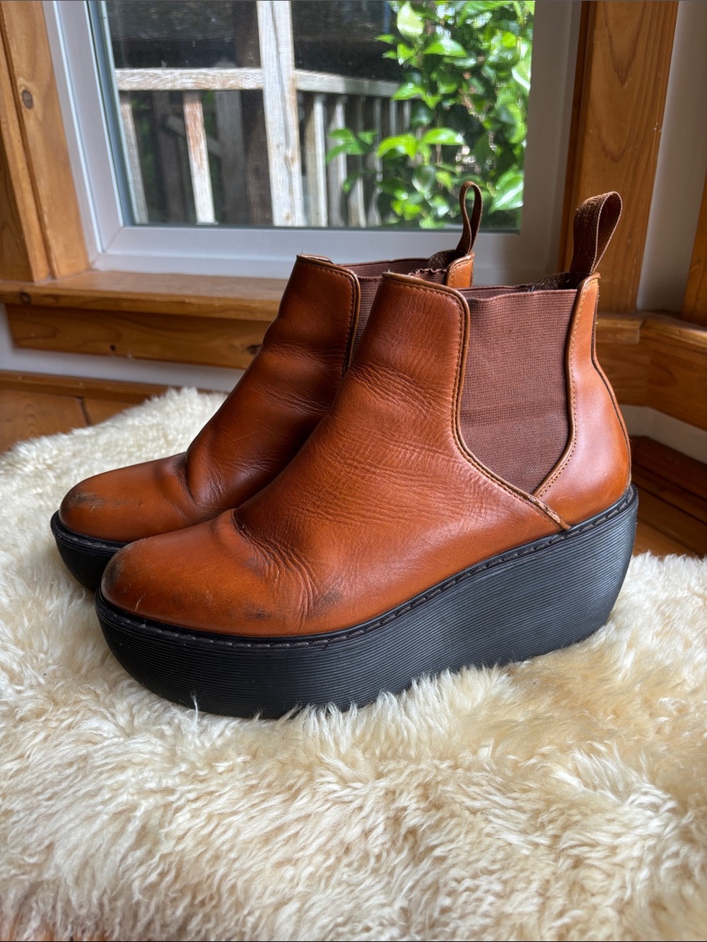 Doc Martens Aerial Chelsea Boots